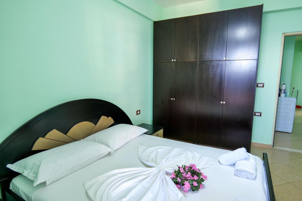 Rei Apartments Саранда Экстерьер фото