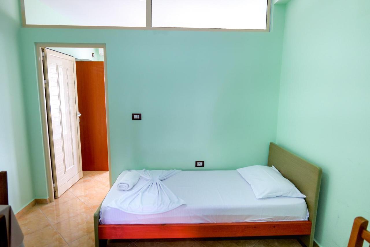 Rei Apartments Саранда Экстерьер фото