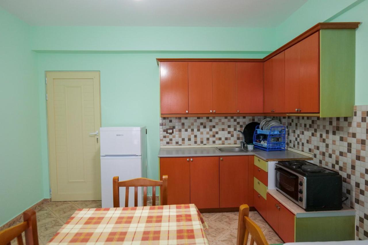 Rei Apartments Саранда Экстерьер фото