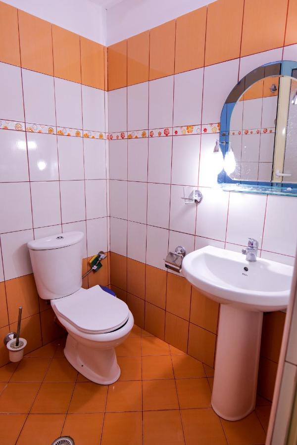 Rei Apartments Саранда Экстерьер фото