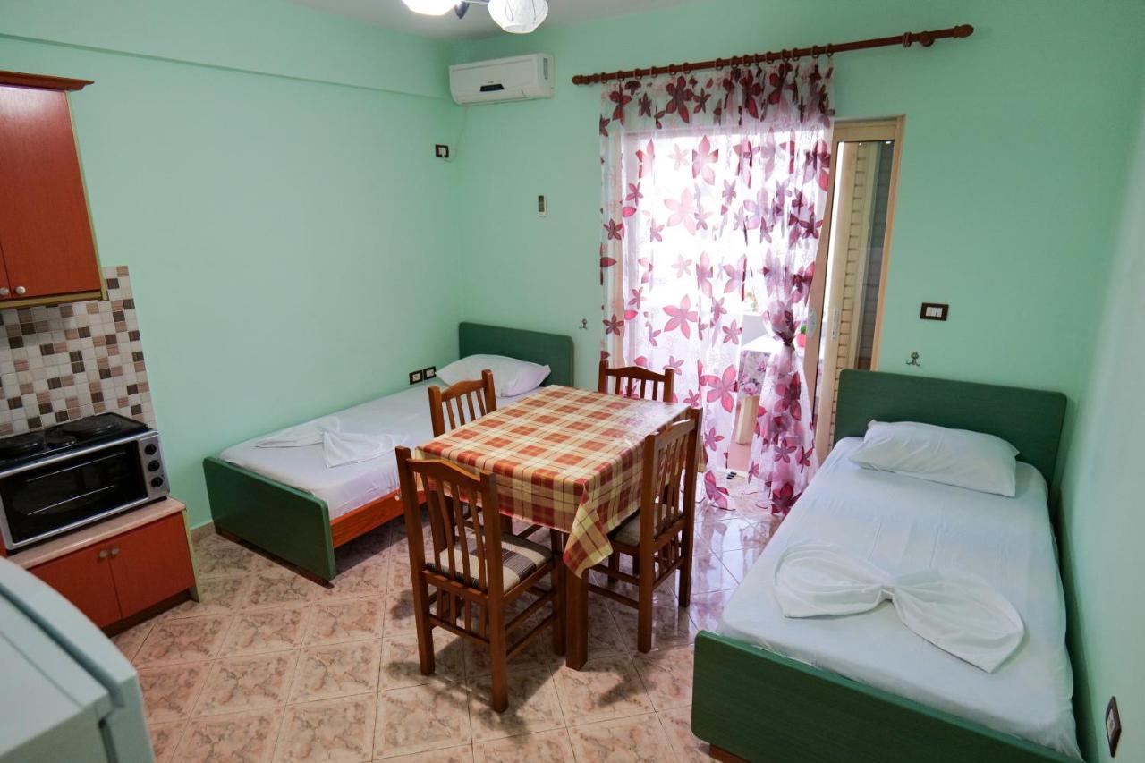 Rei Apartments Саранда Экстерьер фото