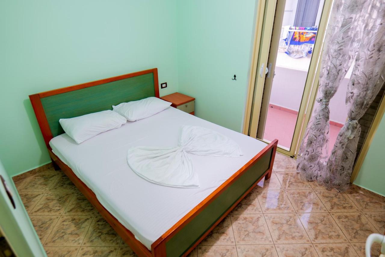 Rei Apartments Саранда Экстерьер фото