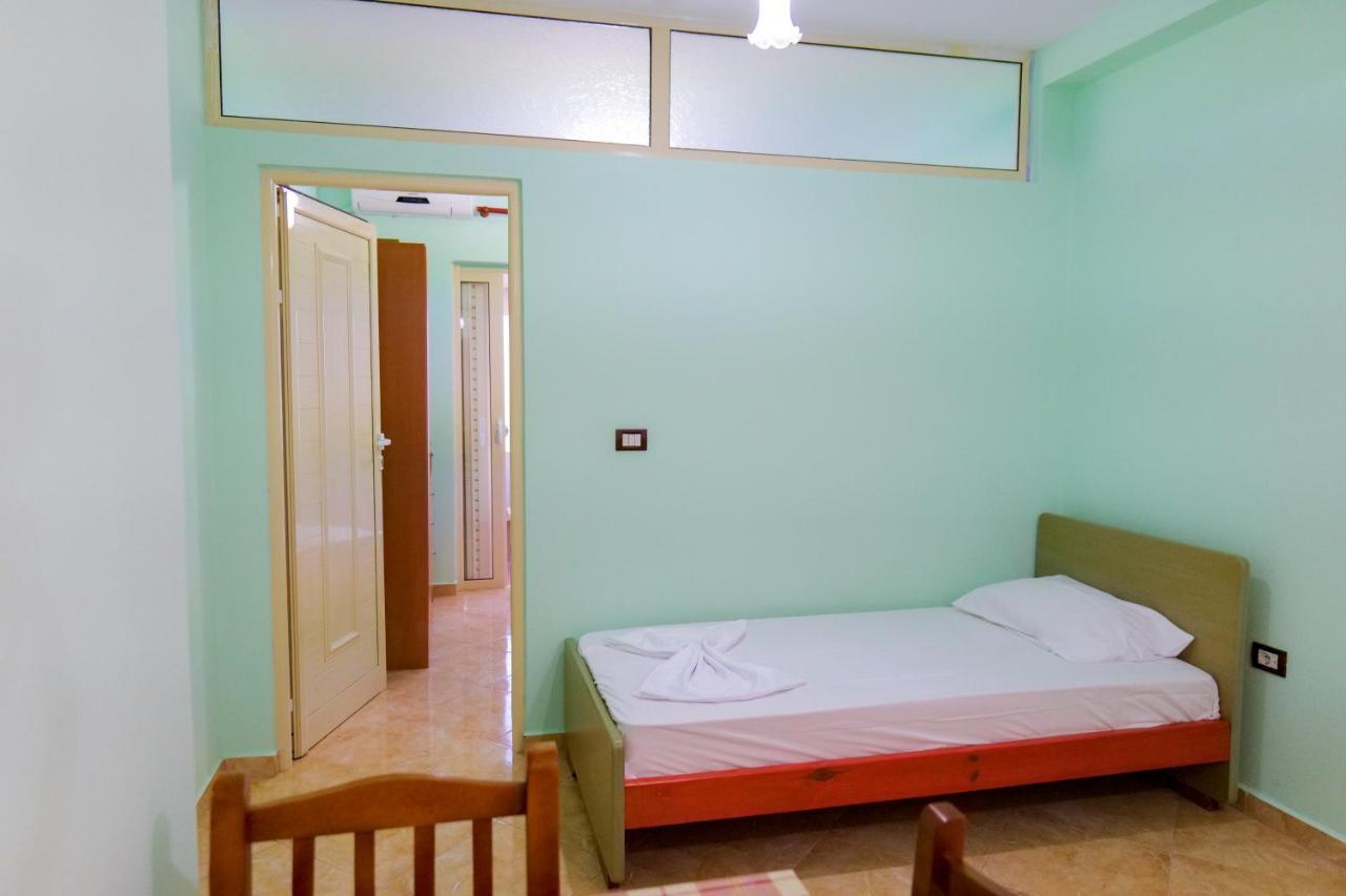 Rei Apartments Саранда Экстерьер фото