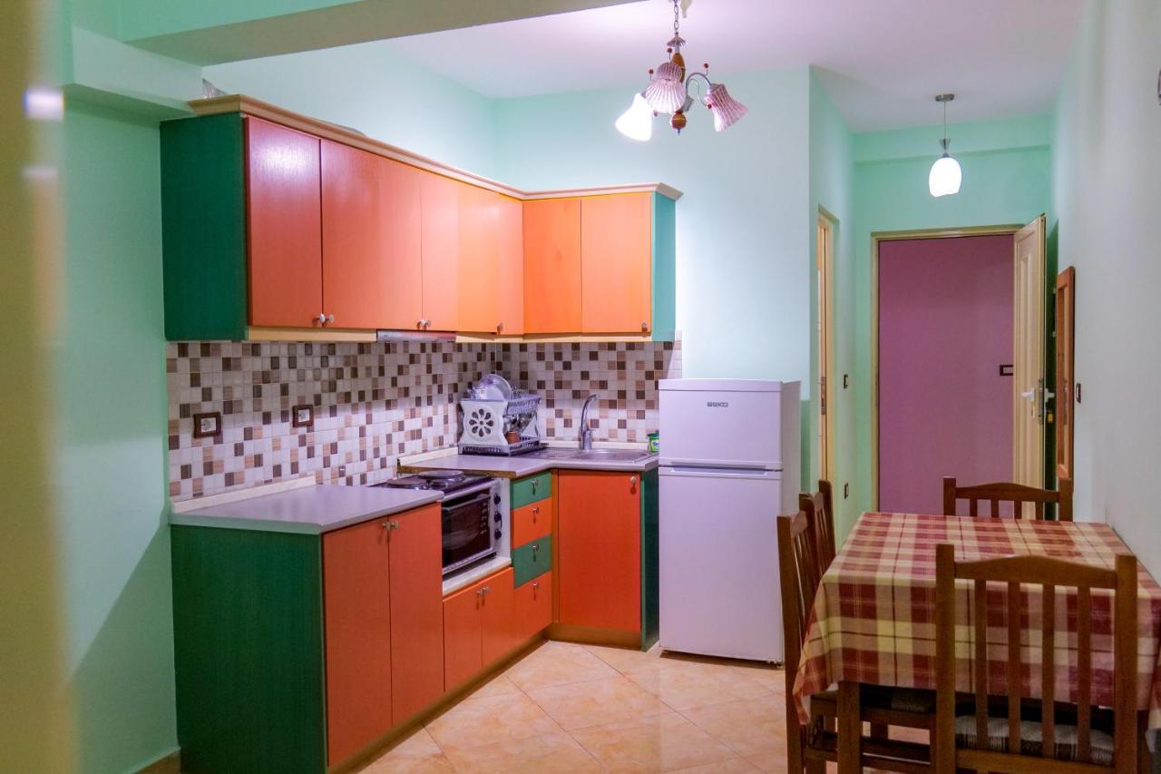 Rei Apartments Саранда Экстерьер фото
